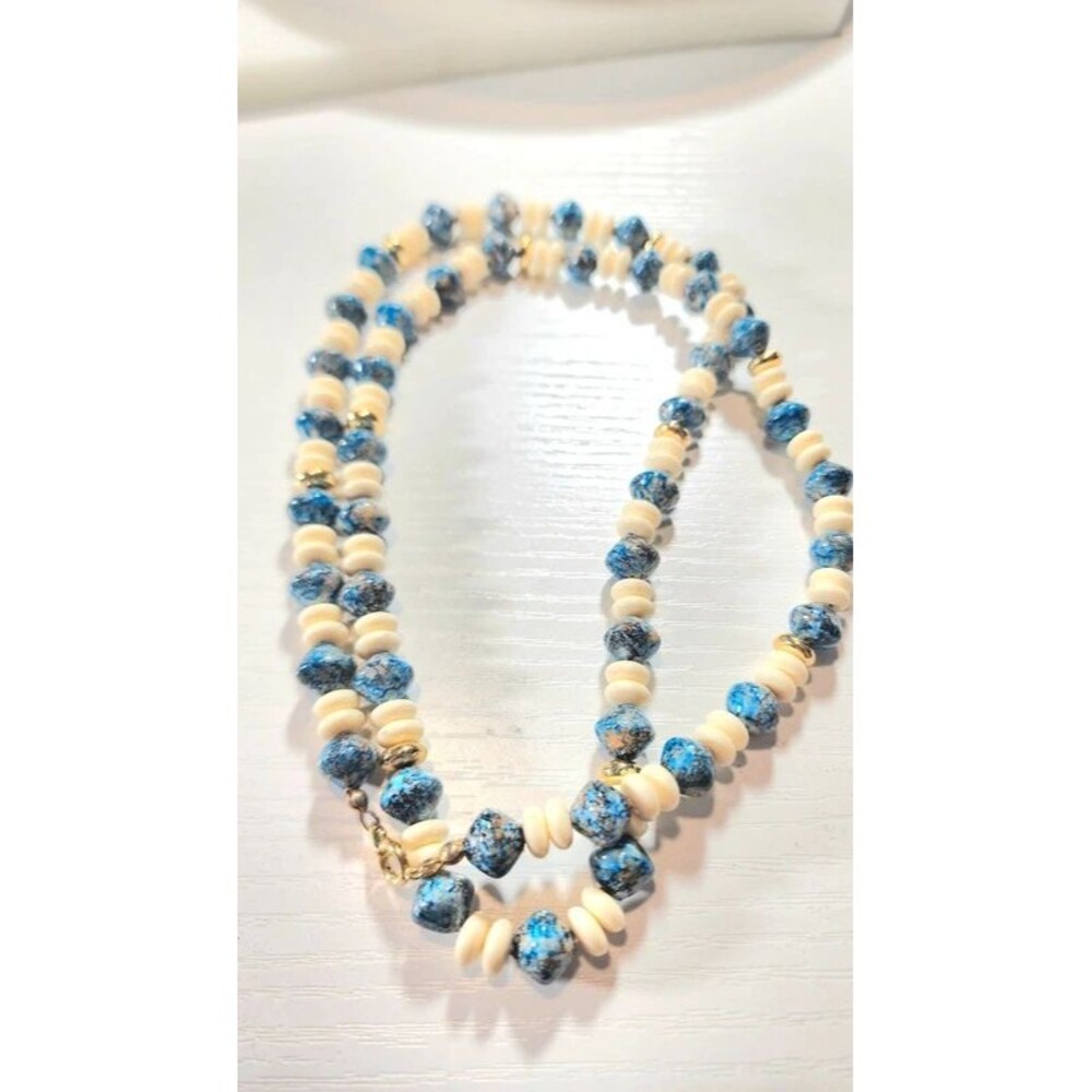 Retro 80s/90s Marbled Blue & White Bead Necklace - Gold Detail